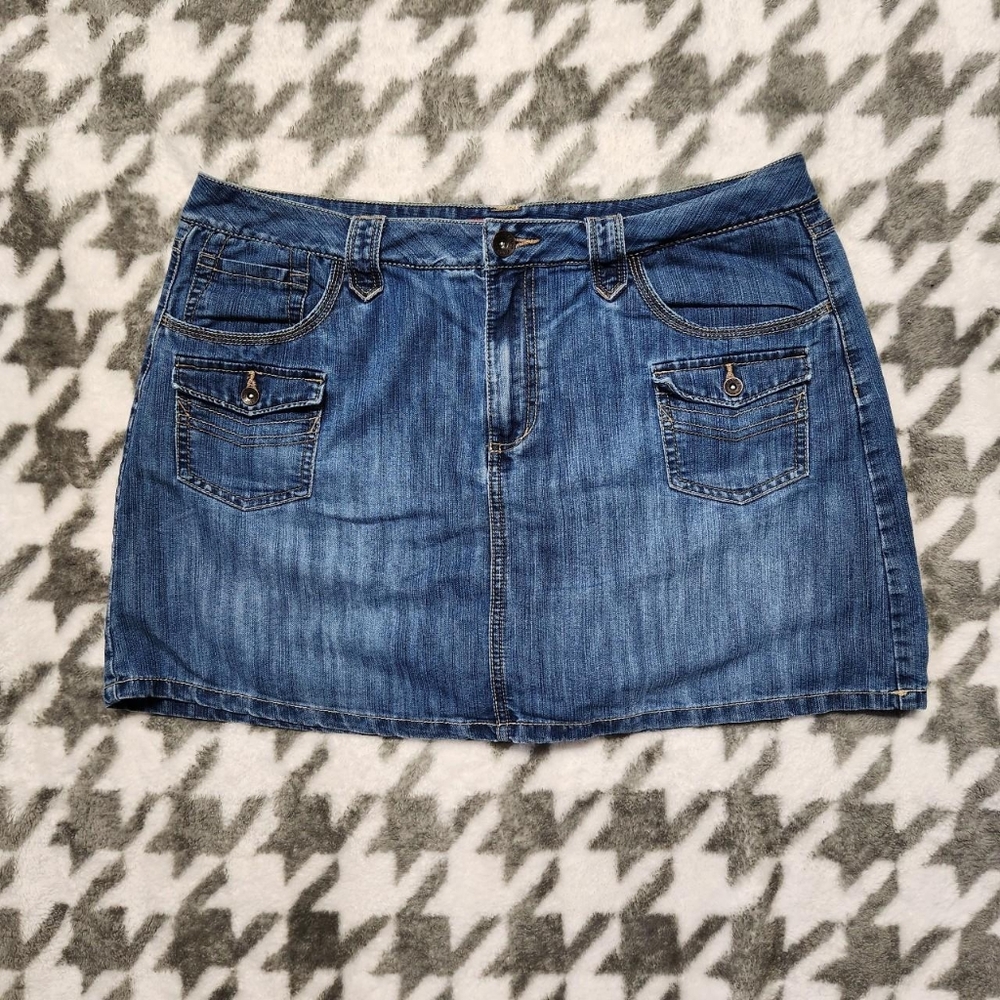 Faded Glory Original Jean Skirt With Shorts Built in, Size Missy 16